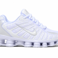NIKE SHOX