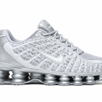 NIKE SHOX